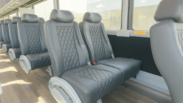 high point 28 passenger minibus