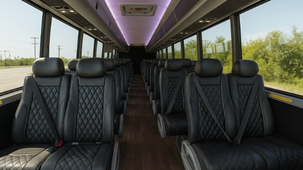 wilmington 28 passenger minibus